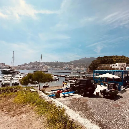 Giu Alla Spiaggia Appartement Ponza