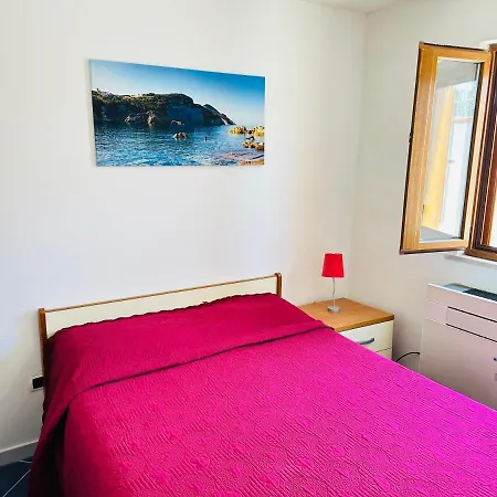 Apartment Giu Alla Spiaggia