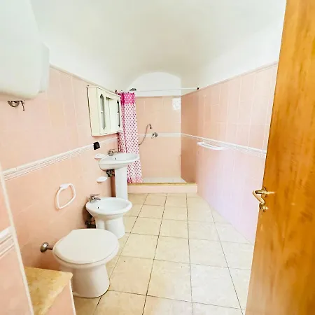 Apartment Giu Alla Spiaggia